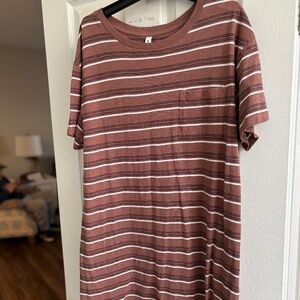 EUC Womens RvcA Cotton stort sleeve T-shirt Dress brown striped Medium